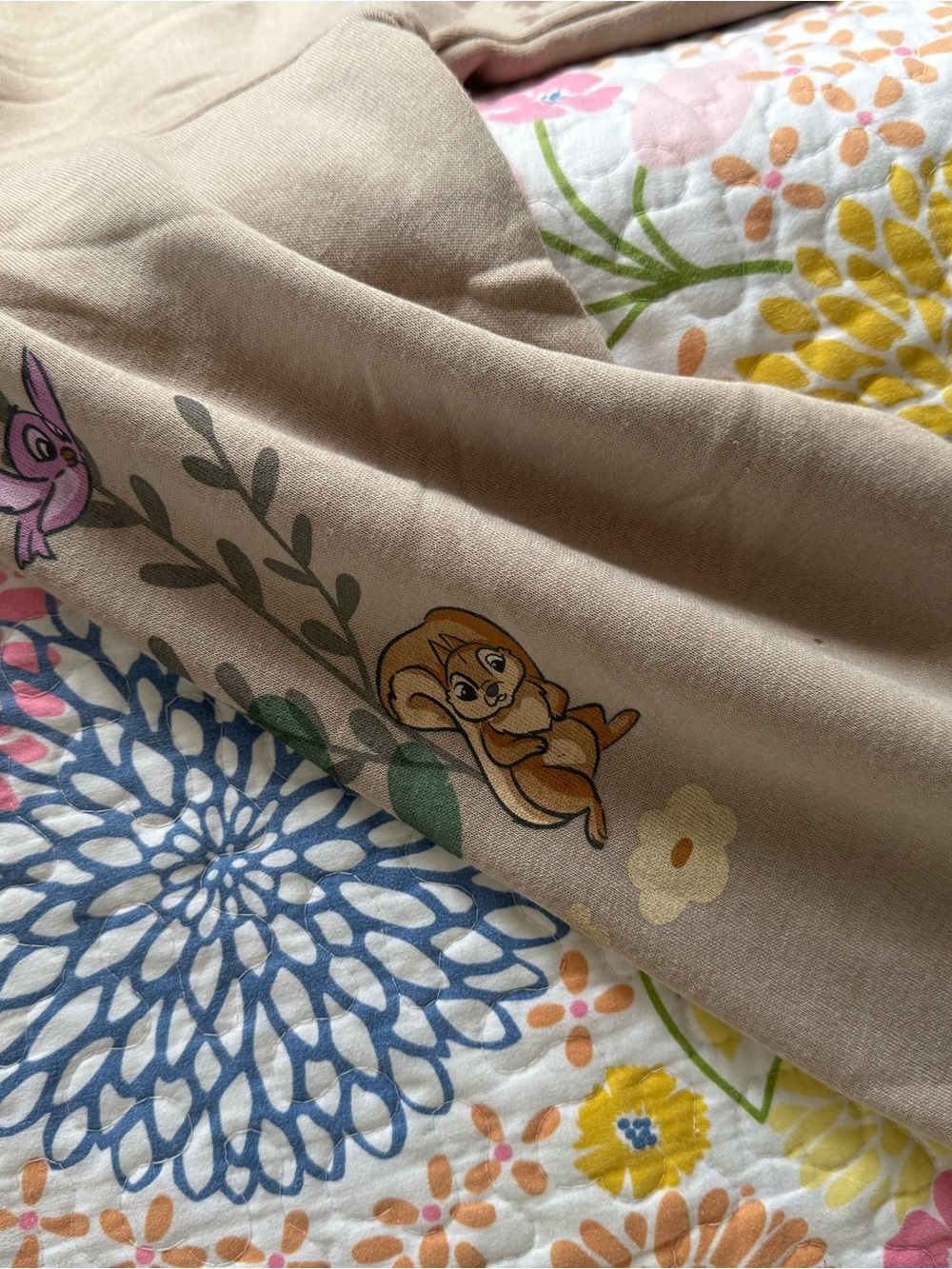 NWT 1x Disney Bambi sweatshirt - Picture 2 of 2